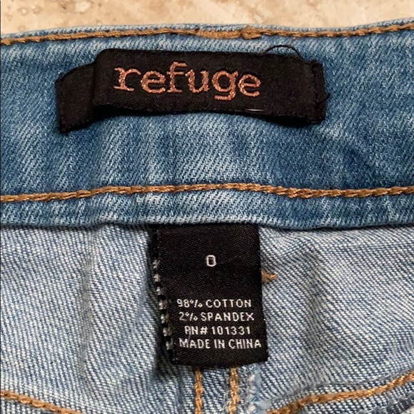 Refuge Juniors Size 0 Distressed Jeans - Picture 5 of 6